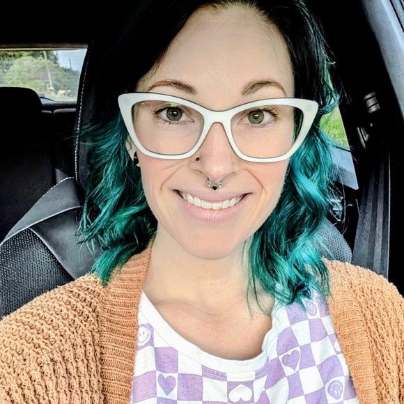 Meet your Posher, Lindsey - Picture 1 of 1